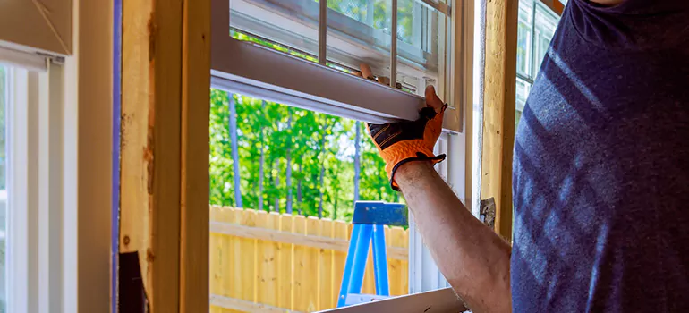 >Bay Window Curtain Rail Track in Burlingame, CA